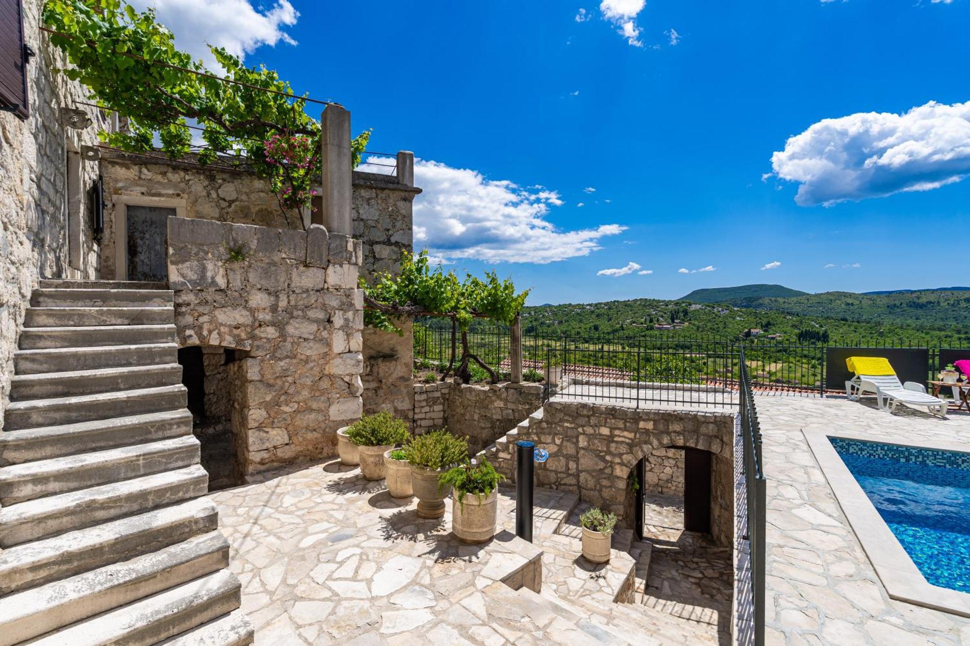 Private Pool Villa - Meditteranean Peace سلانو المظهر الخارجي الصورة