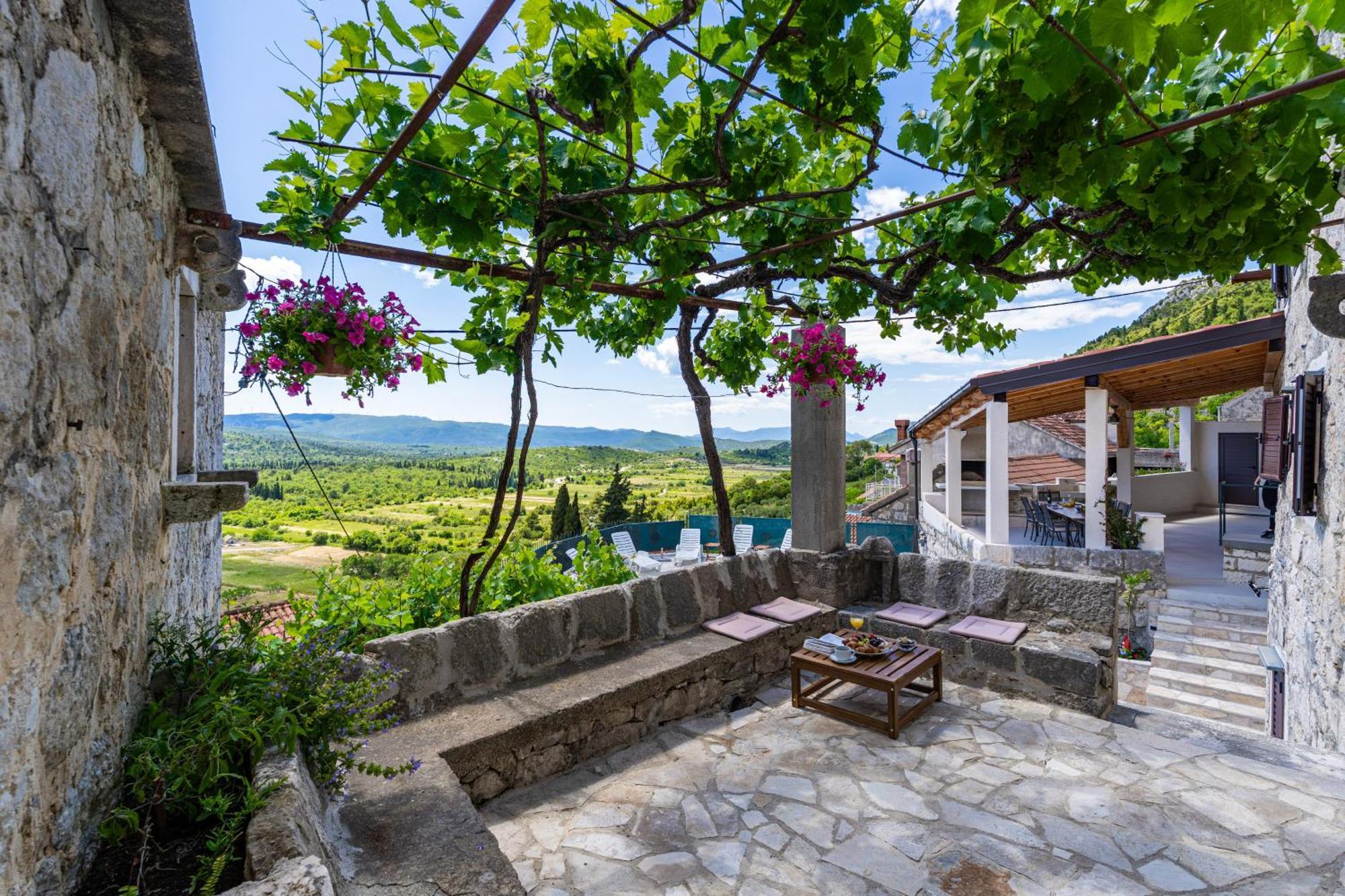 Private Pool Villa - Meditteranean Peace سلانو المظهر الخارجي الصورة