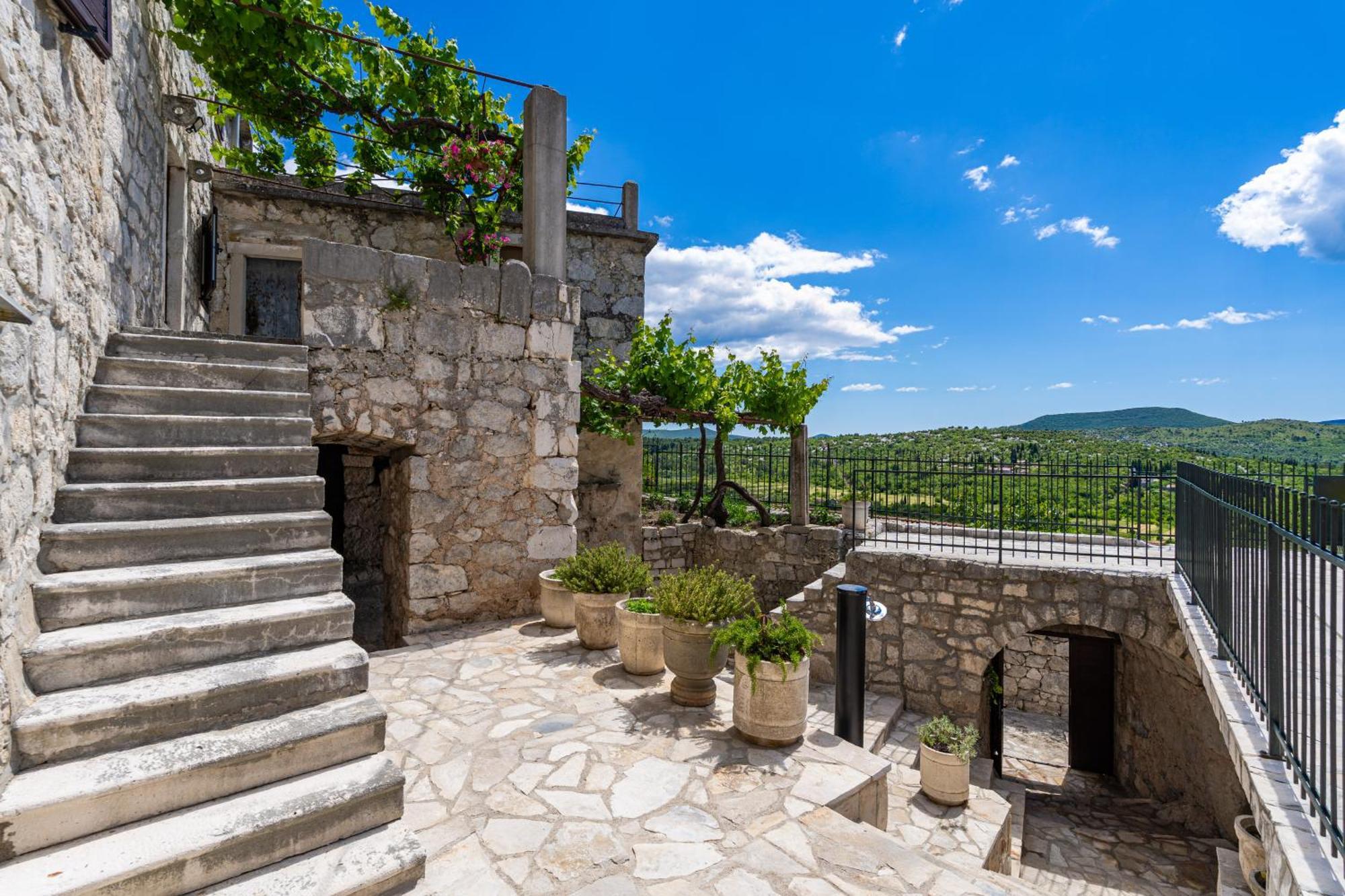 Private Pool Villa - Meditteranean Peace سلانو المظهر الخارجي الصورة